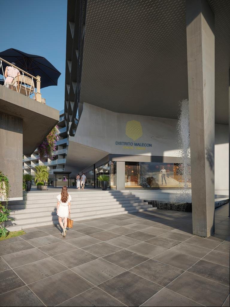 Plaza Interior y Cascada